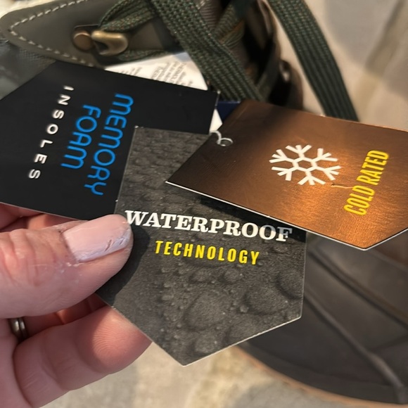 Khombu Zany Thermolite insulated,waterproof,memory foam,rugged sole winter boot - Picture 4 of 12